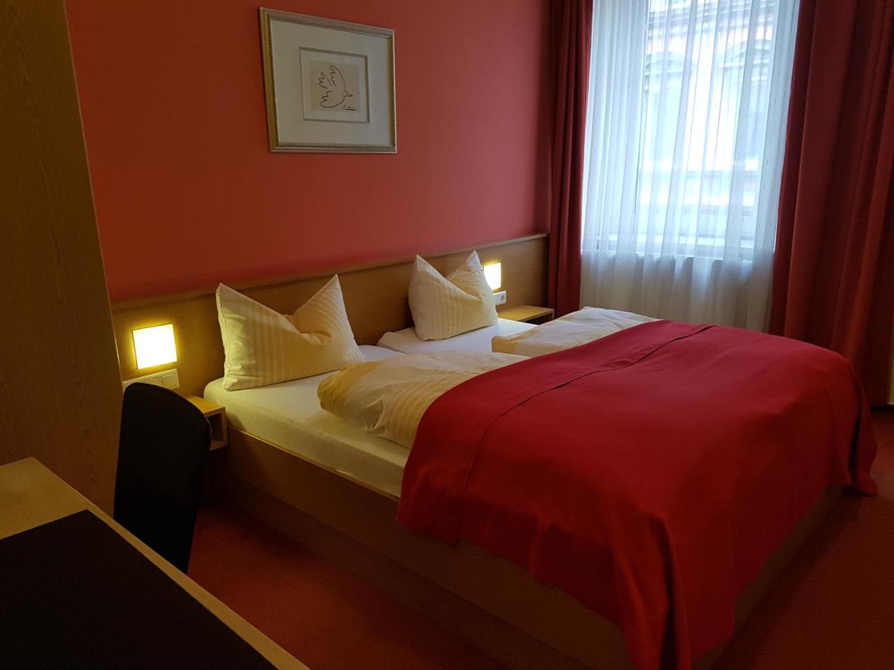 Hotel Am Kuhbogen Хоф Экстерьер фото