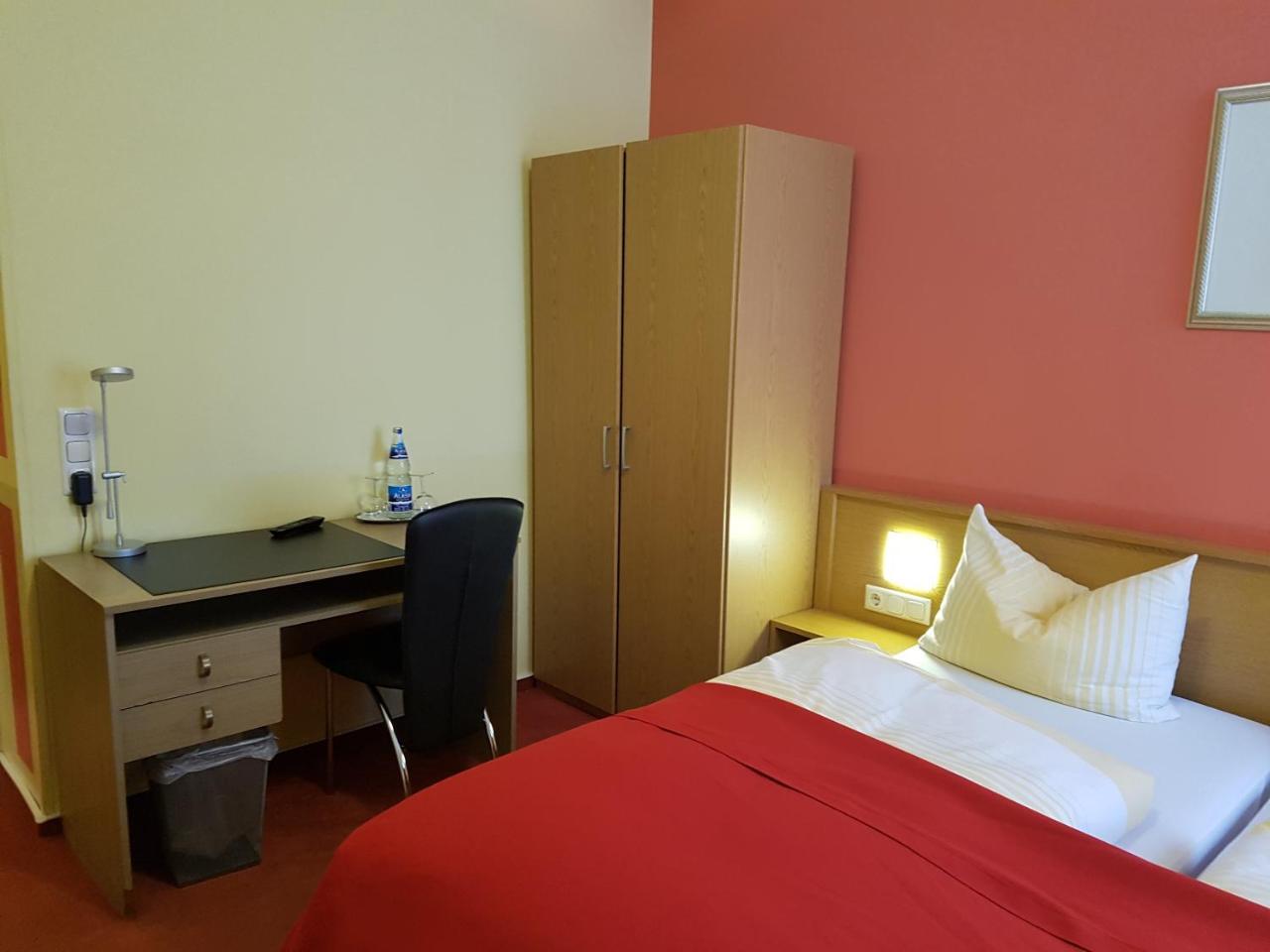 Hotel Am Kuhbogen Хоф Экстерьер фото